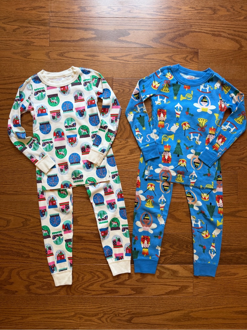 Hanna Andersson Two-Piece Holiday Pajama Set bundle